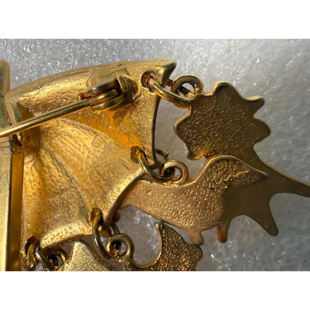 Vintage Raining Cats and Dogs Umbrella Brooch Gold Tone Moving Dangle Charm Pin